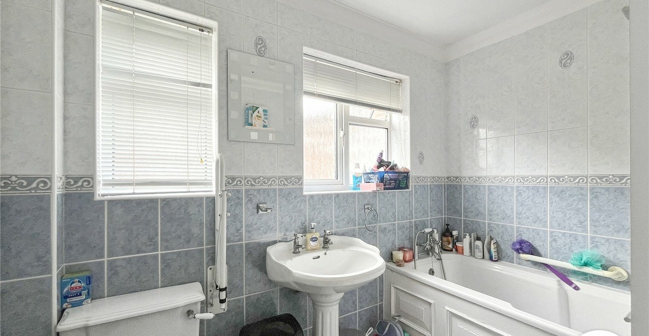 3 bedroom bungalow for sale in Sittingbourne | Robinson Michael & Jackson