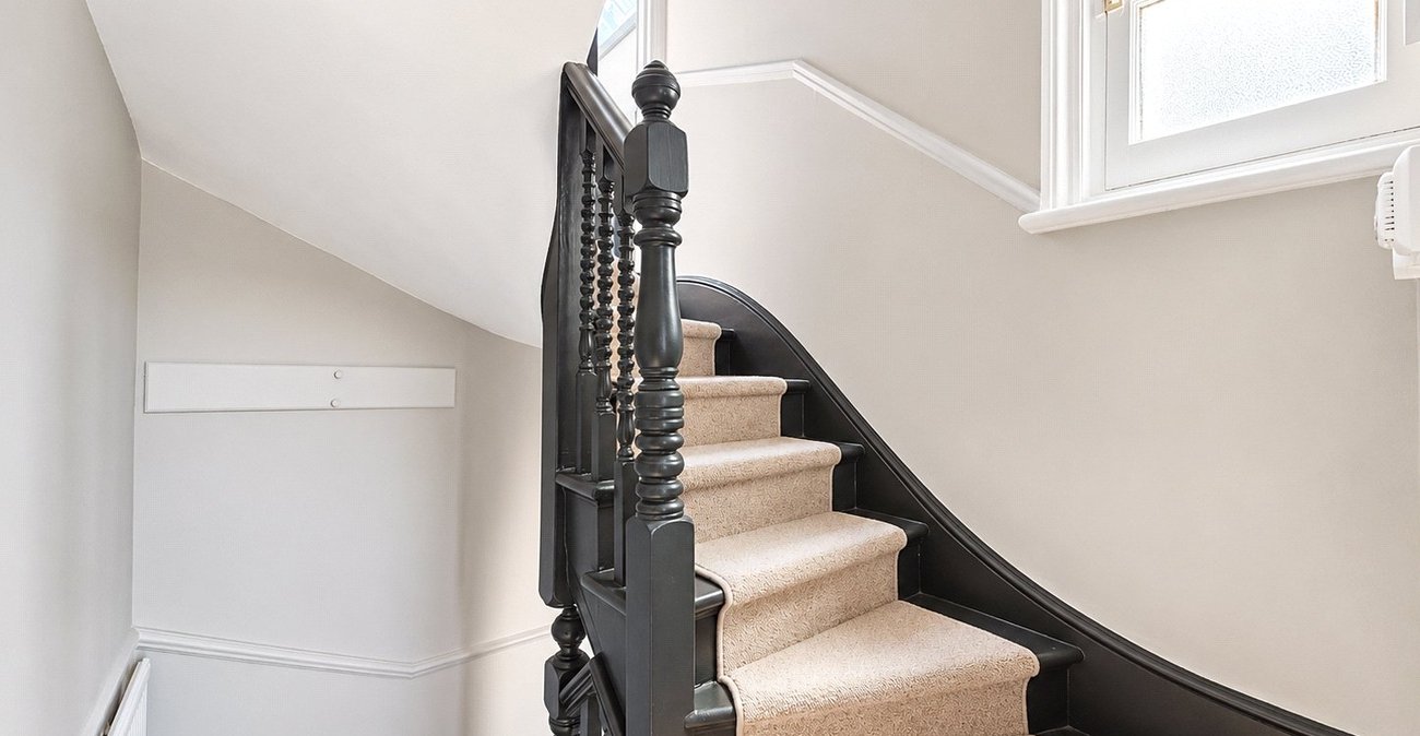 2 bedroom property for sale in London | Robinson Jackson