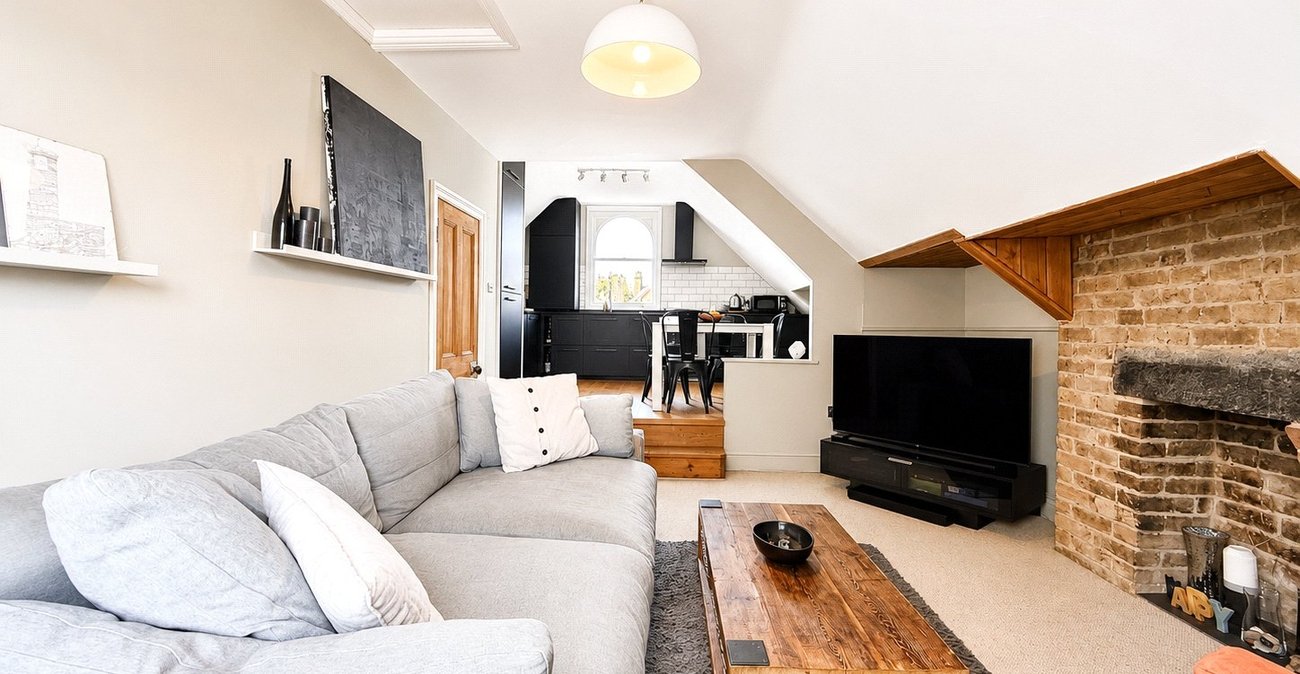 2 bedroom property for sale in London | Robinson Jackson