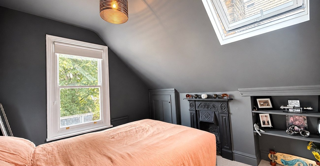 2 bedroom property for sale in London | Robinson Jackson