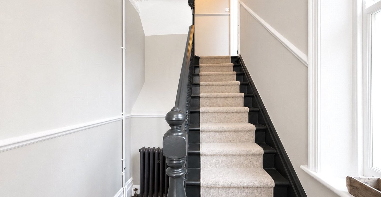 2 bedroom property for sale in London | Robinson Jackson