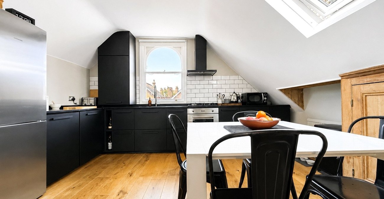 2 bedroom property for sale in London | Robinson Jackson