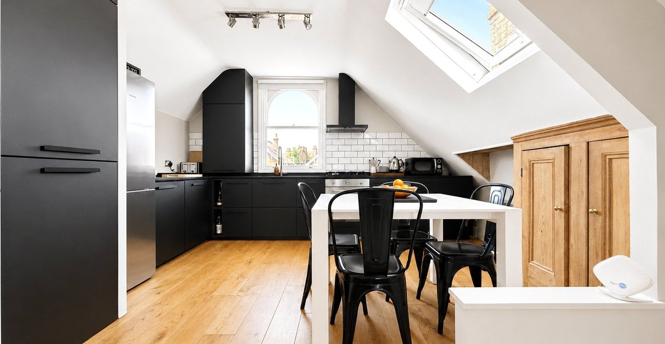 2 bedroom property for sale in London | Robinson Jackson