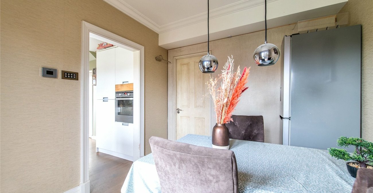 3 bedroom house to rent in Northfleet | Robinson Michael & Jackson