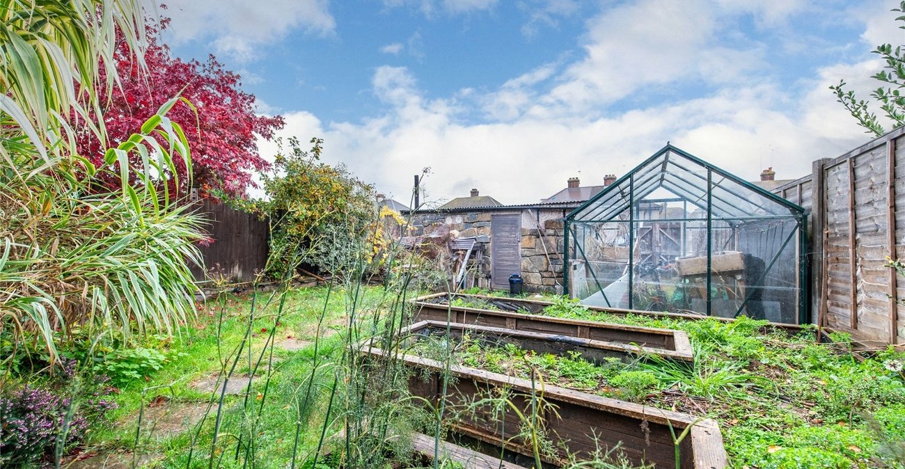 3 bedroom house to rent in Northfleet | Robinson Michael & Jackson