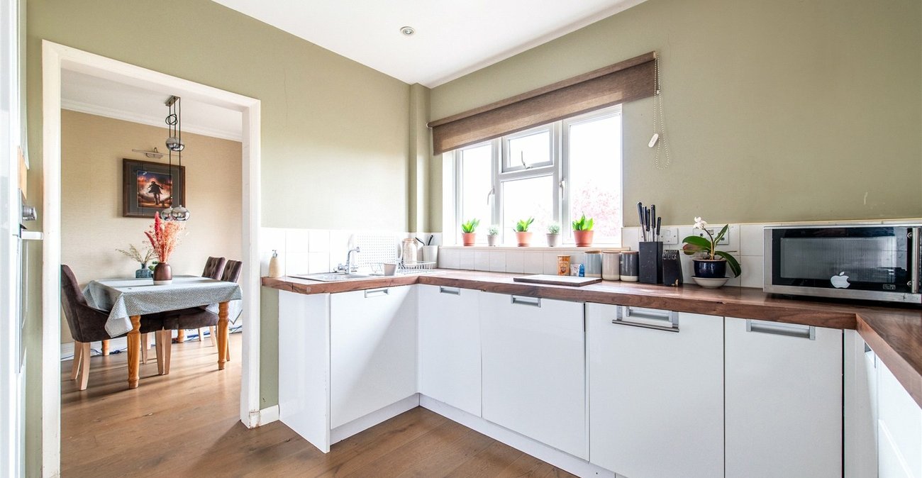 3 bedroom house to rent in Northfleet | Robinson Michael & Jackson