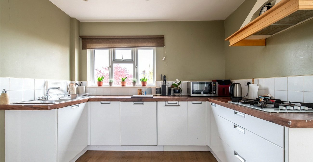 3 bedroom house to rent in Northfleet | Robinson Michael & Jackson