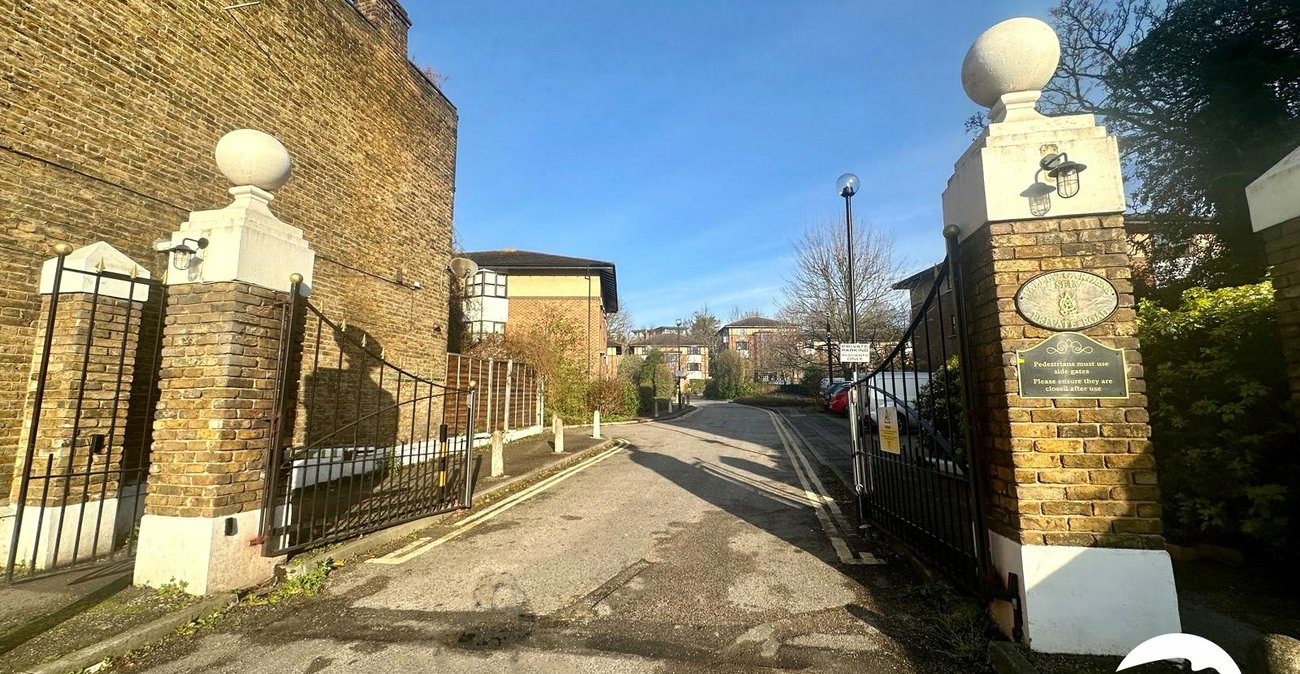 2 bedroom property for sale in Lewisham | Robinson Jackson