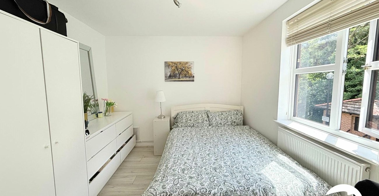 2 bedroom property for sale in Lewisham | Robinson Jackson