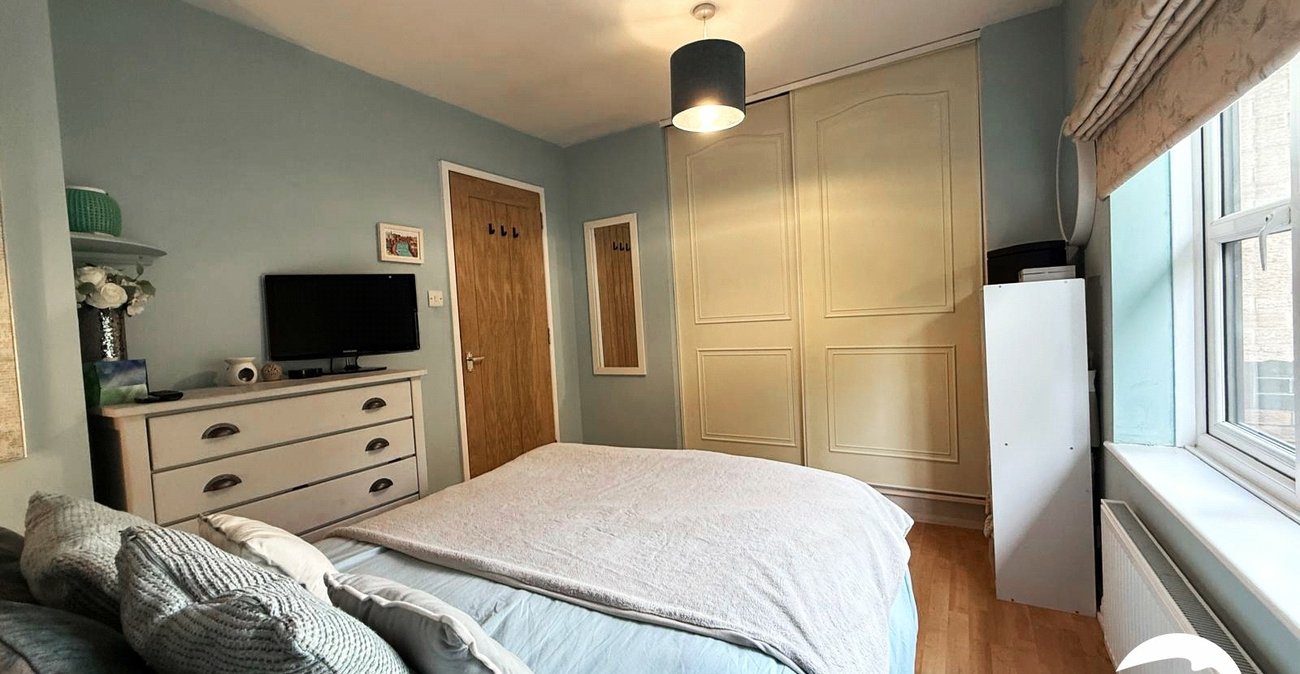 2 bedroom property for sale in Lewisham | Robinson Jackson