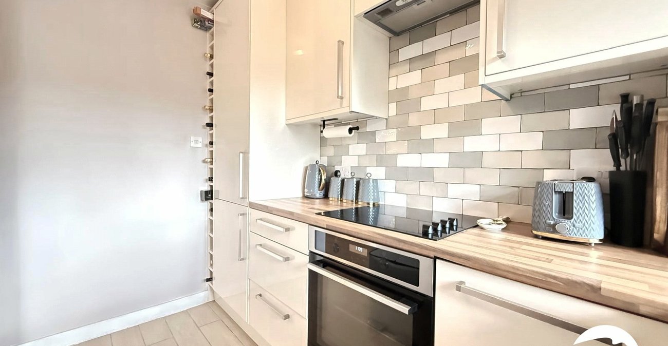 2 bedroom property for sale in Lewisham | Robinson Jackson