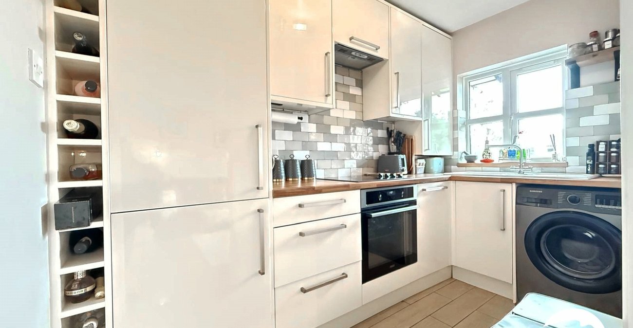 2 bedroom property for sale in Lewisham | Robinson Jackson