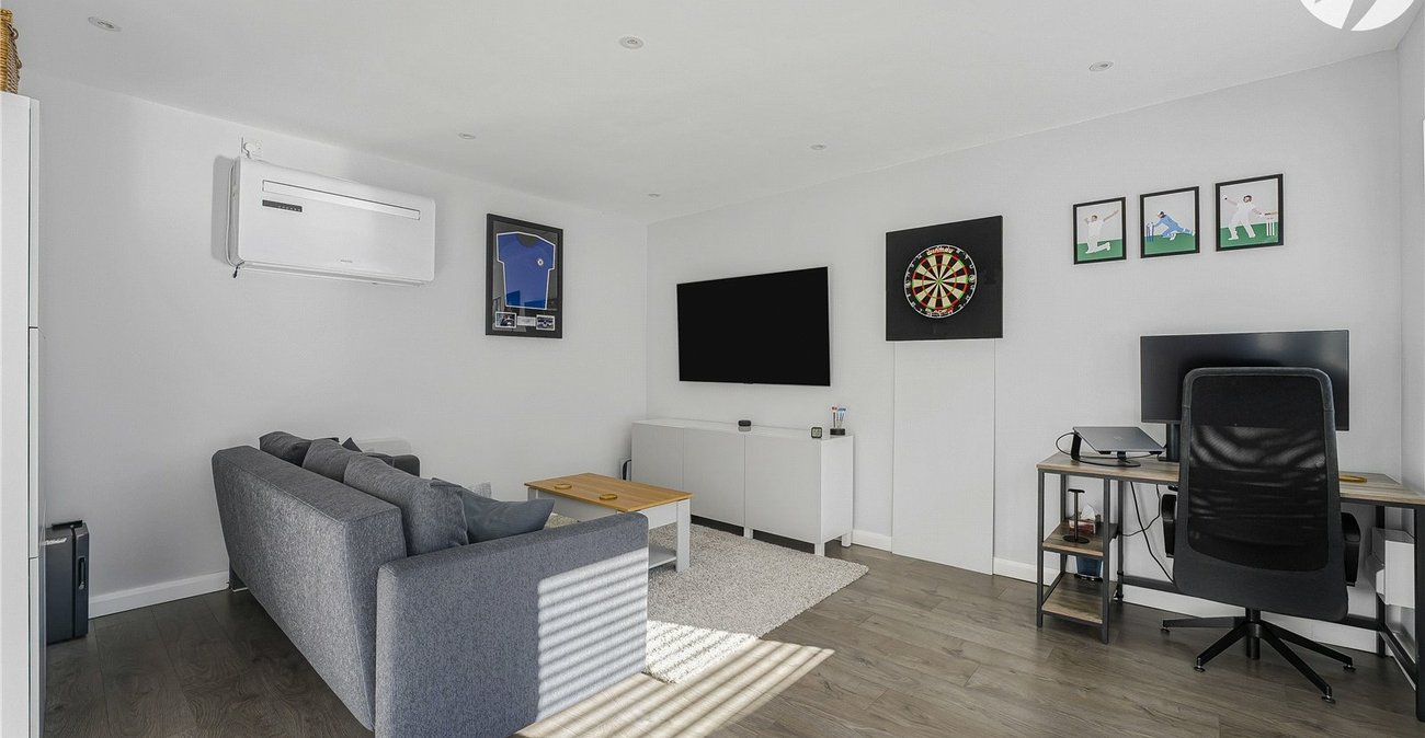 2 bedroom house for sale in Dartford | Robinson Jackson