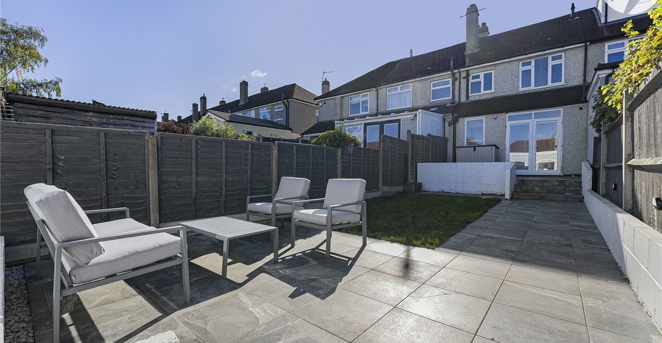 2 bedroom house for sale in Dartford | Robinson Jackson