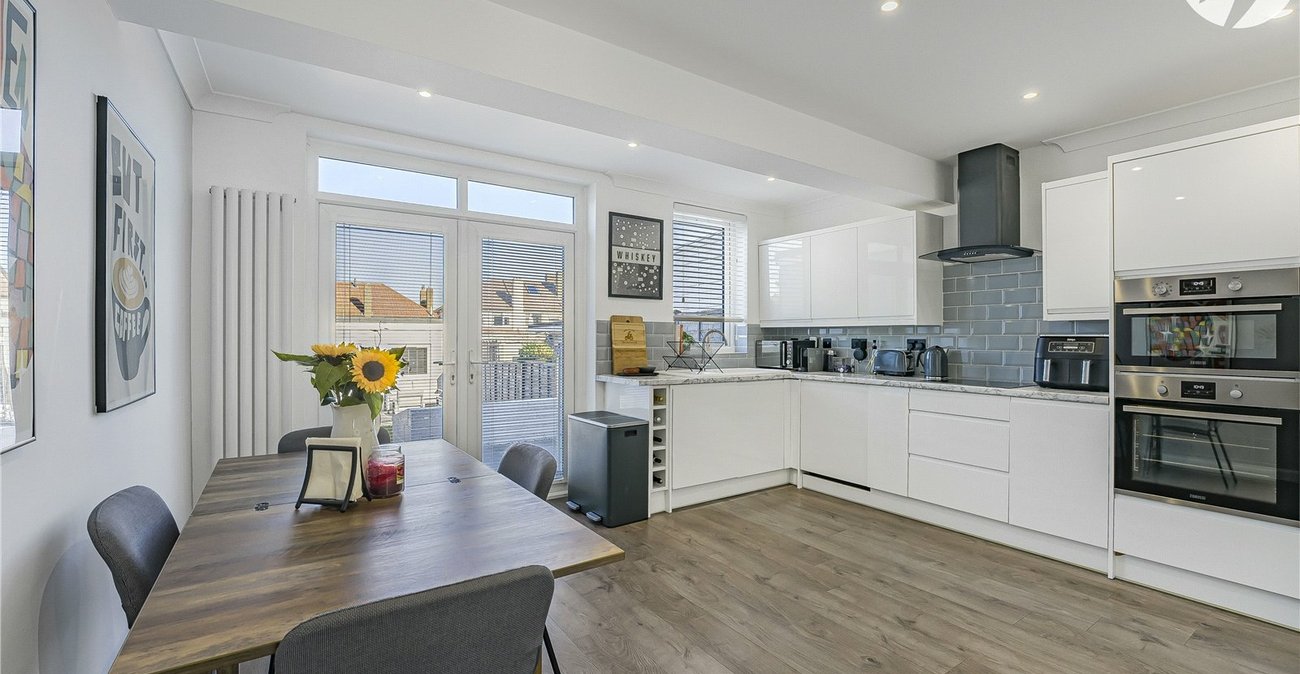 2 bedroom house for sale in Dartford | Robinson Jackson