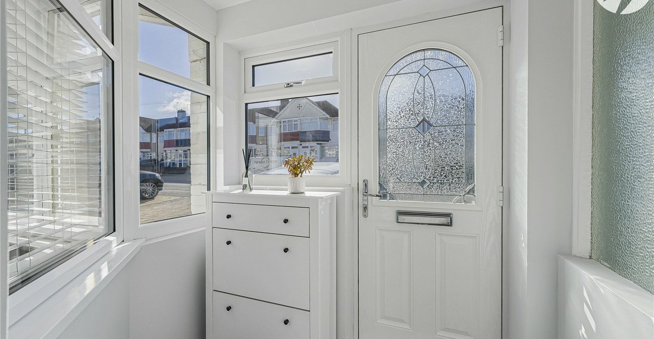 2 bedroom house for sale in Dartford | Robinson Jackson