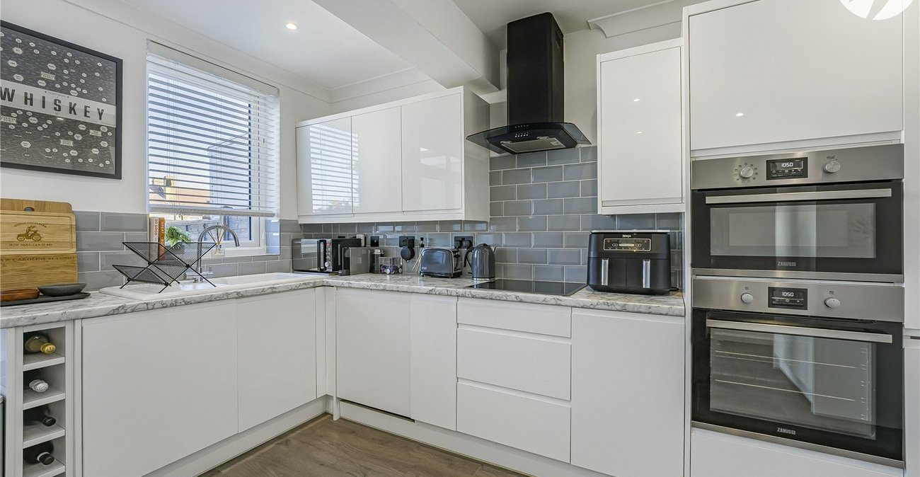 2 bedroom house for sale in Dartford | Robinson Jackson