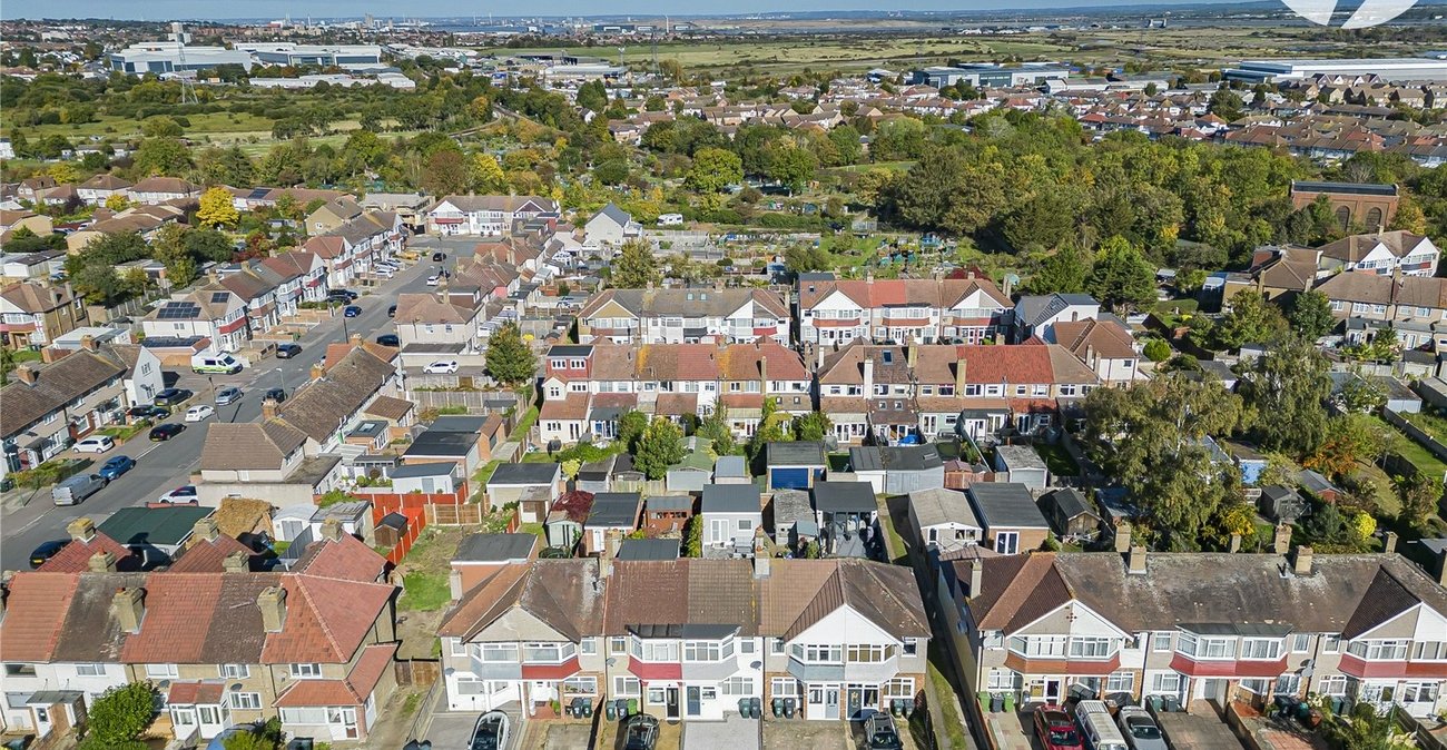 2 bedroom house for sale in Dartford | Robinson Jackson