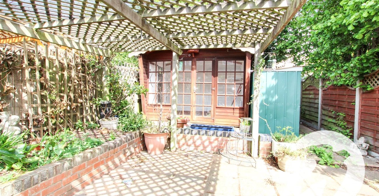 6 bedroom house for sale in London | Robinson Jackson