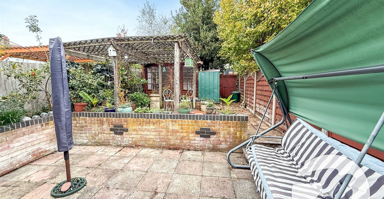 6 bedroom house for sale in London | Robinson Jackson