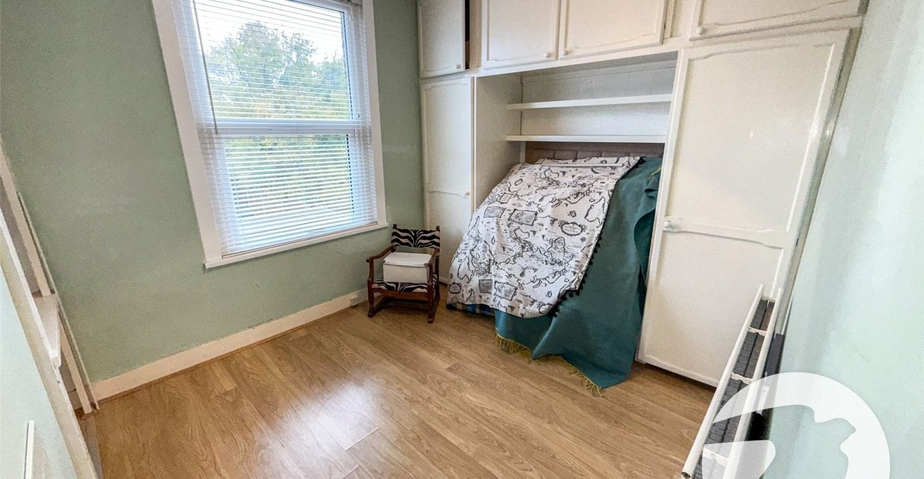 6 bedroom house for sale in London | Robinson Jackson