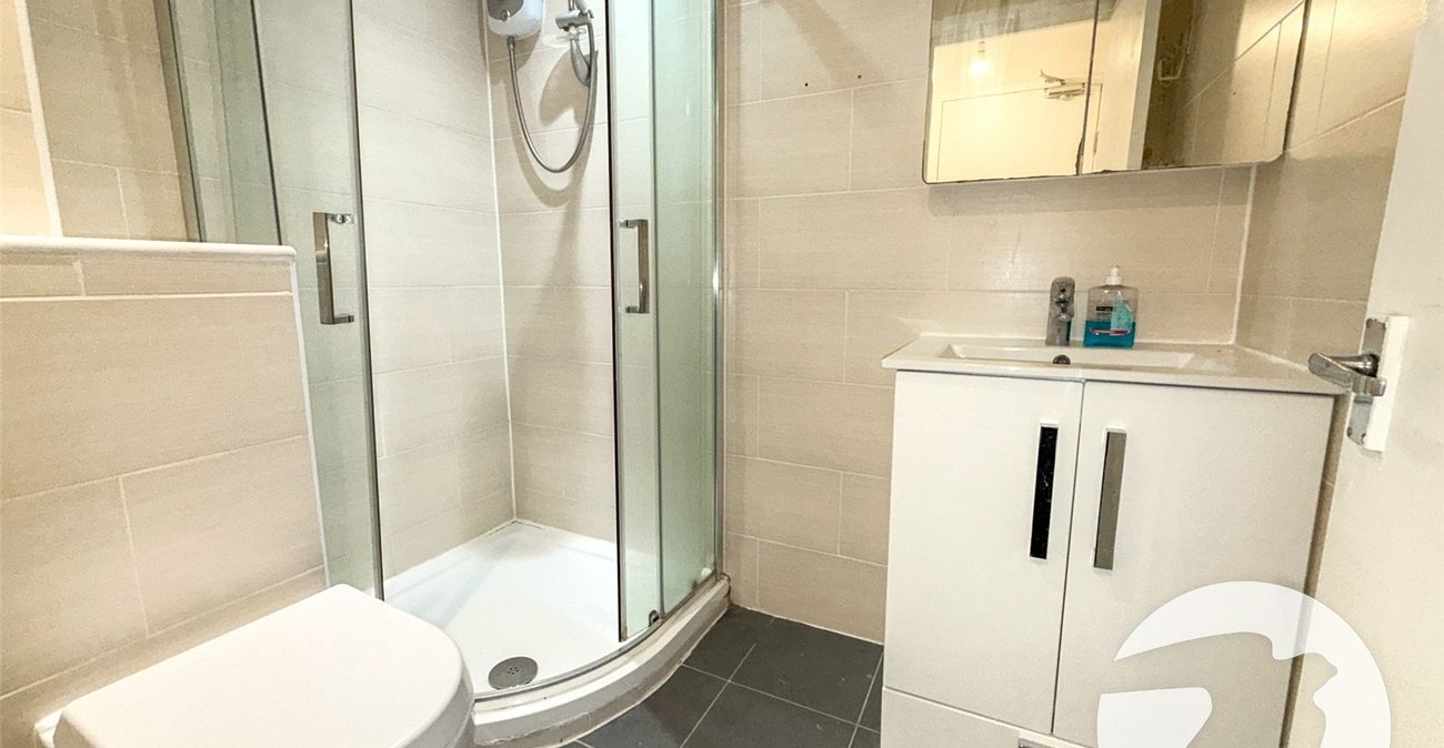 6 bedroom house for sale in London | Robinson Jackson