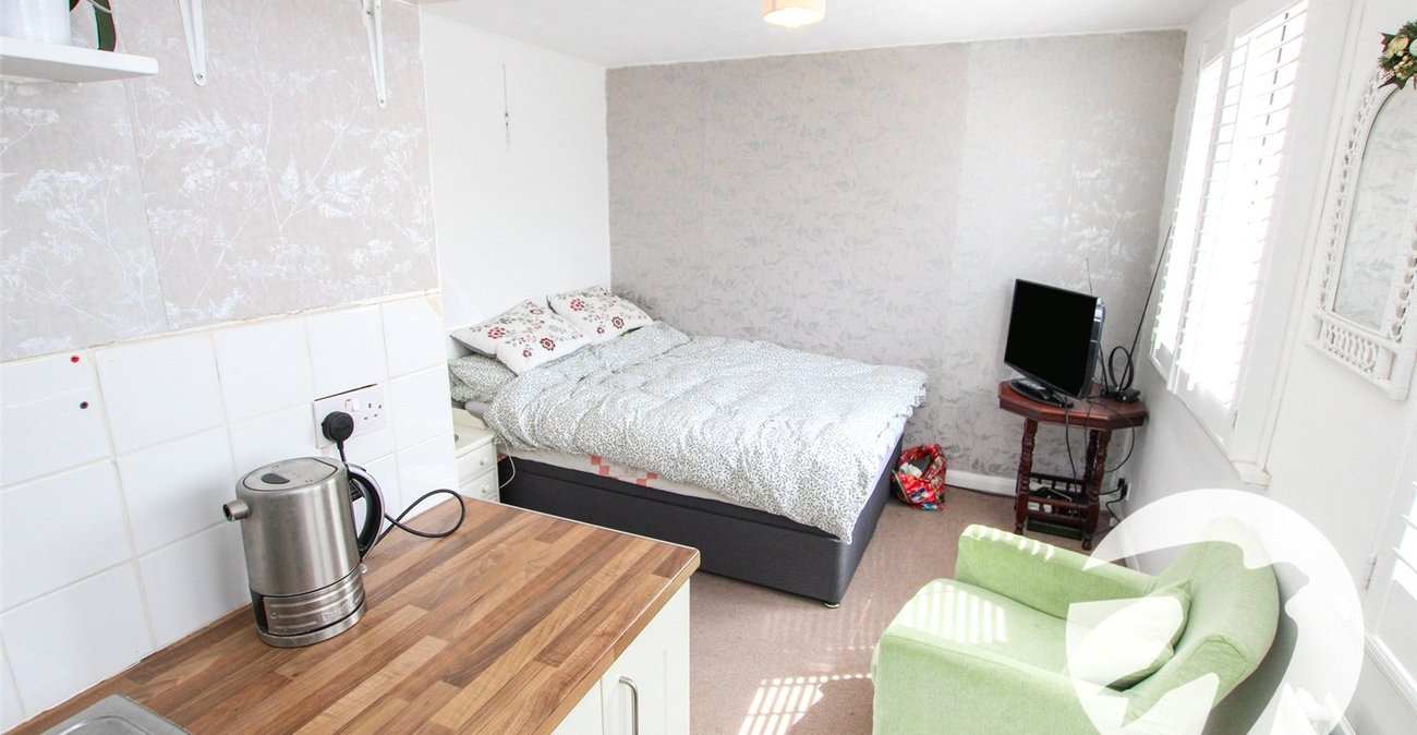 6 bedroom house for sale in London | Robinson Jackson