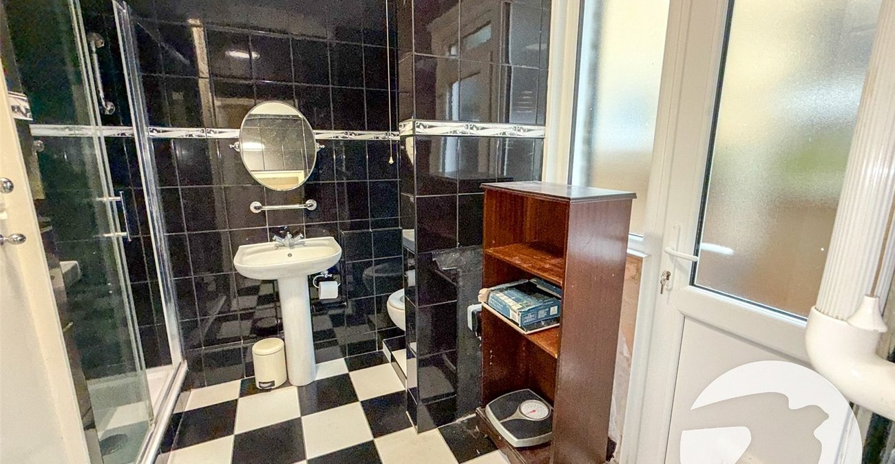 6 bedroom house for sale in London | Robinson Jackson