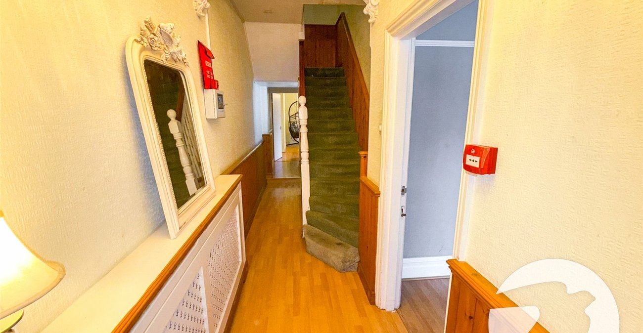 6 bedroom house for sale in London | Robinson Jackson