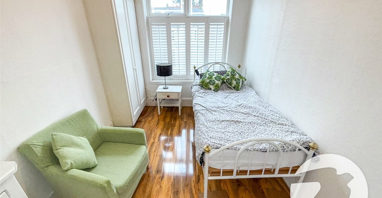 6 bedroom house for sale in London | Robinson Jackson