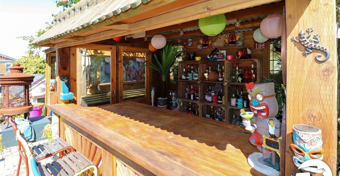 5 bedroom property for sale in Belvedere | Robinson Jackson