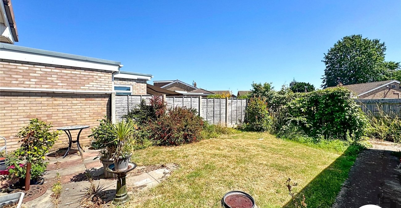 2 bedroom bungalow for sale in Sittingbourne | Robinson Michael & Jackson