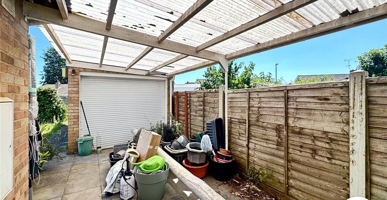 2 bedroom bungalow for sale in Sittingbourne | Robinson Michael & Jackson