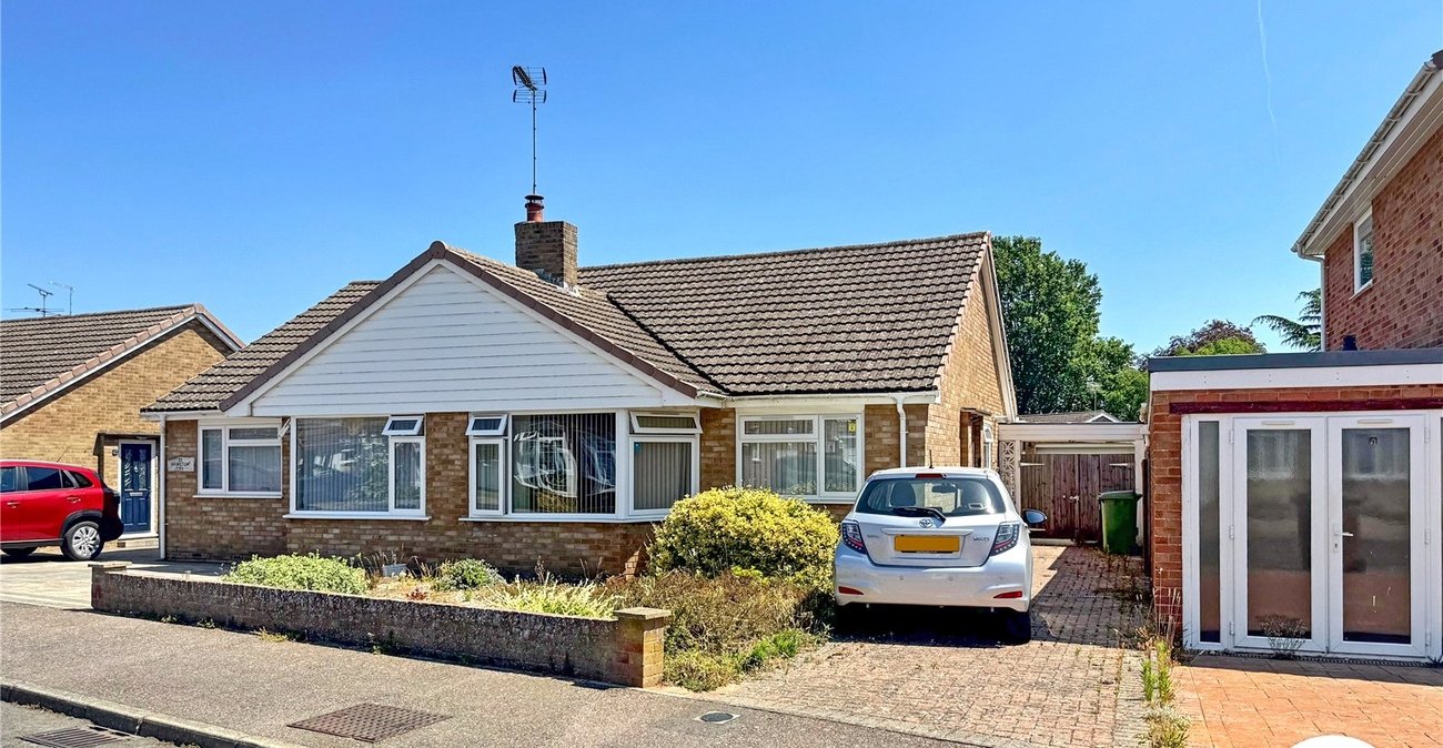 2 bedroom bungalow for sale in Sittingbourne | Robinson Michael & Jackson