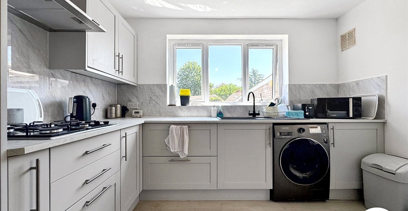 2 bedroom bungalow for sale in Sittingbourne | Robinson Michael & Jackson