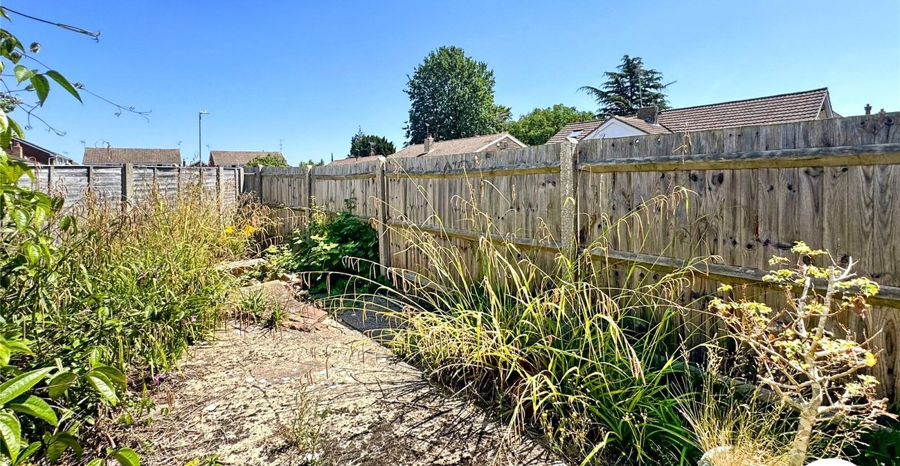 2 bedroom bungalow for sale in Sittingbourne | Robinson Michael & Jackson