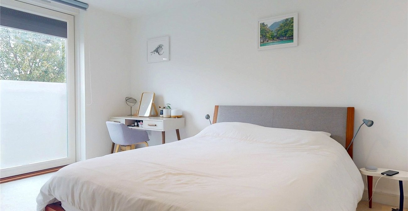 2 bedroom property for sale in Kidbrooke | Robinson Jackson