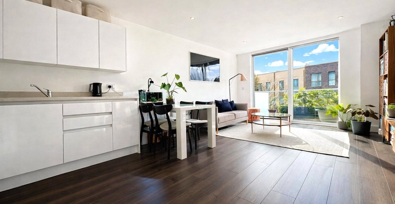 2 bedroom property for sale in Kidbrooke | Robinson Jackson