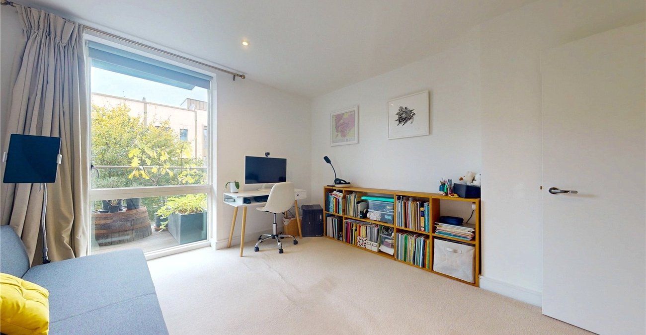 2 bedroom property for sale in Kidbrooke | Robinson Jackson