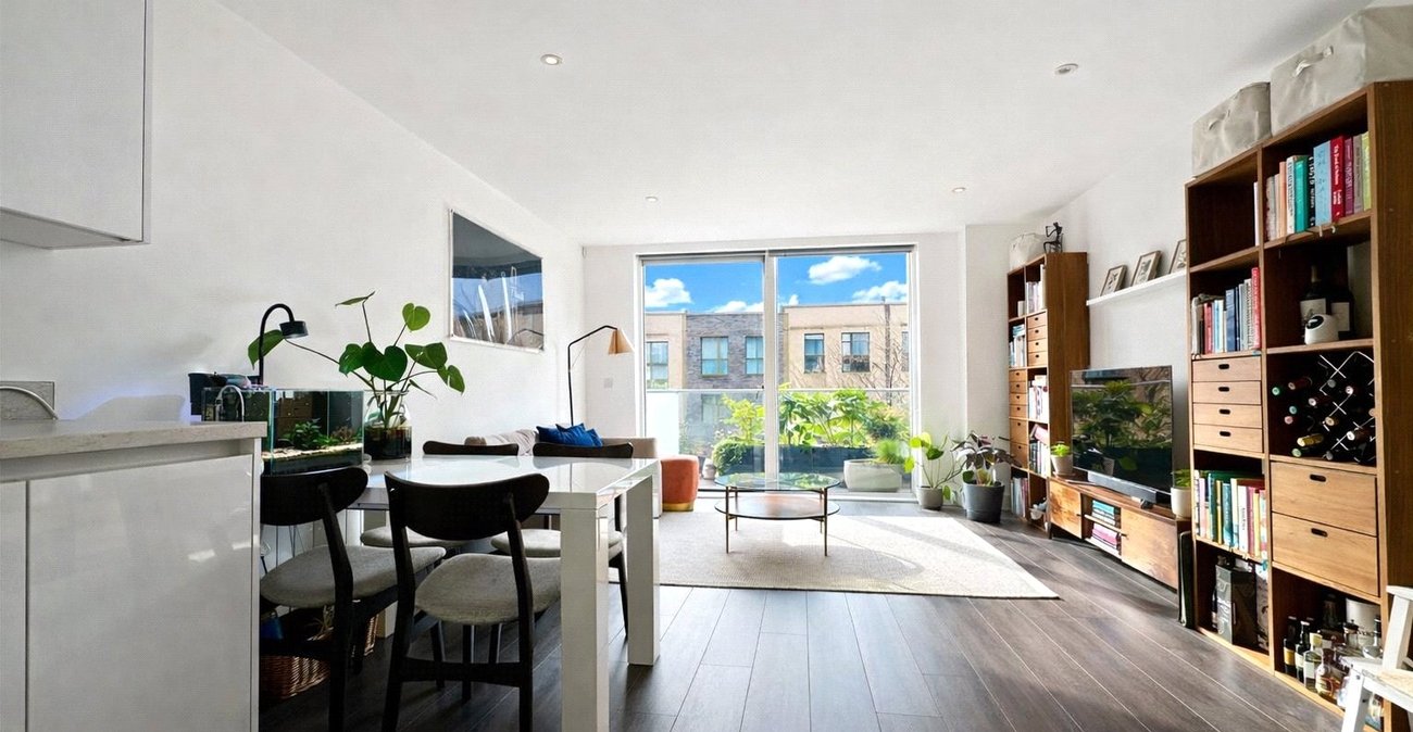 2 bedroom property for sale in Kidbrooke | Robinson Jackson