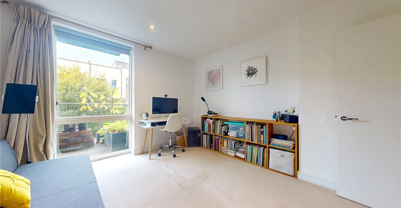 2 bedroom property for sale in Kidbrooke | Robinson Jackson