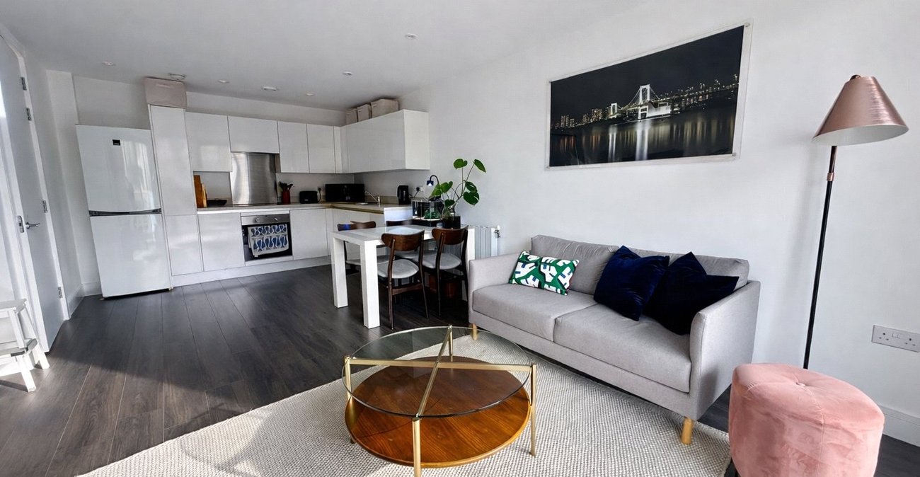 2 bedroom property for sale in Kidbrooke | Robinson Jackson
