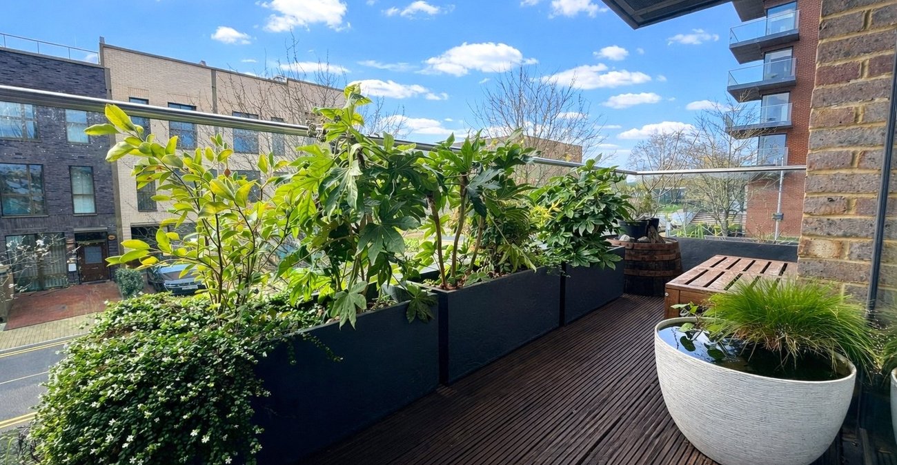 2 bedroom property for sale in Kidbrooke | Robinson Jackson