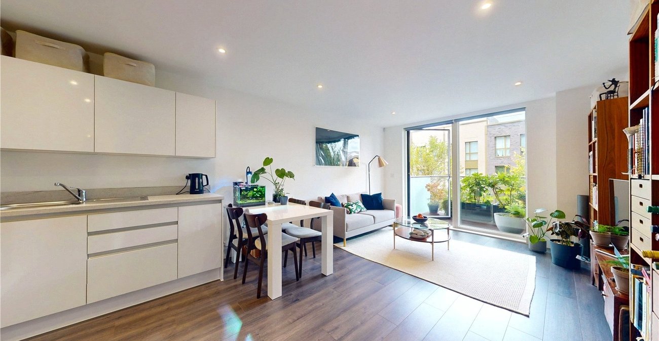 2 bedroom property for sale in Kidbrooke | Robinson Jackson