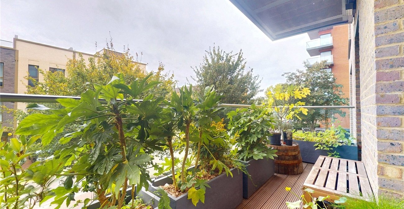 2 bedroom property for sale in Kidbrooke | Robinson Jackson