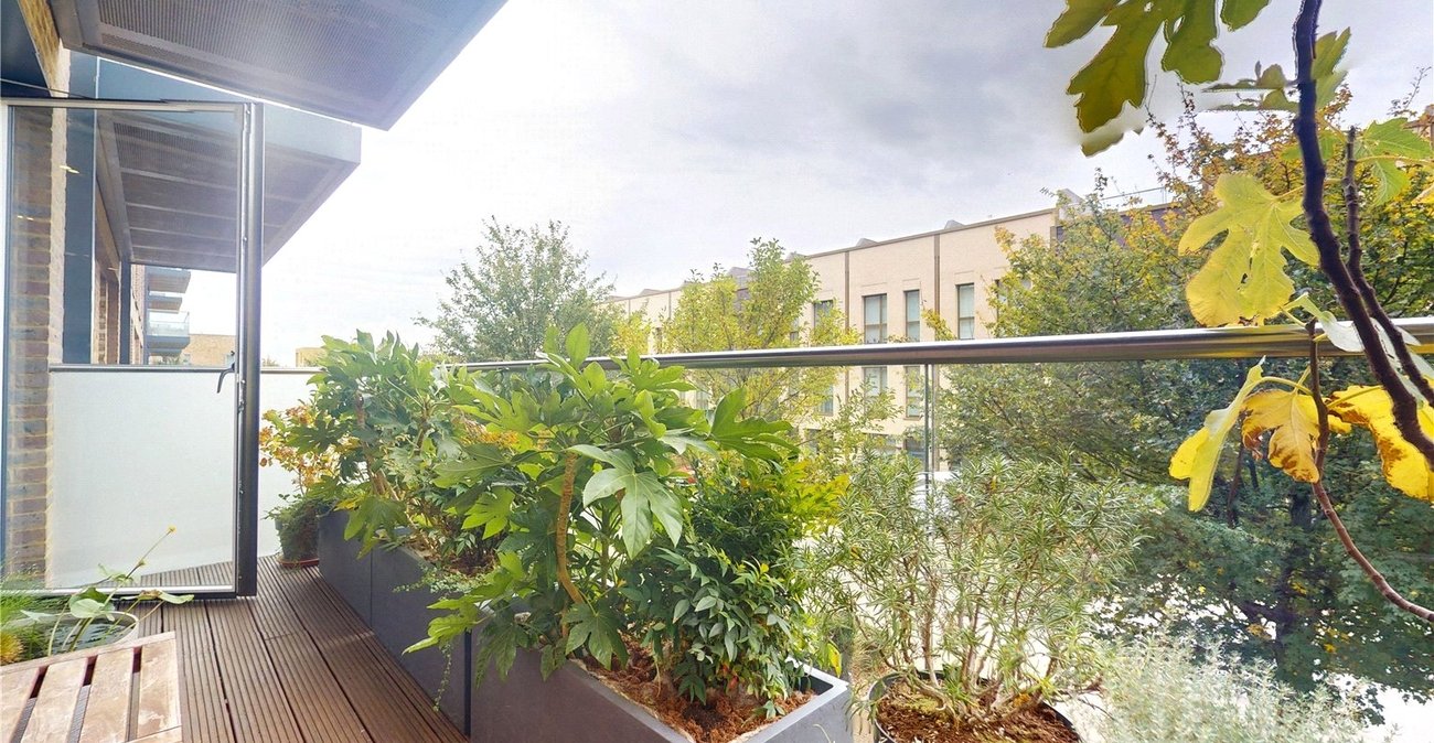 2 bedroom property for sale in Kidbrooke | Robinson Jackson