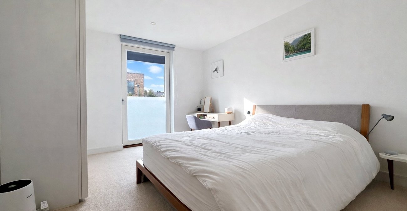 2 bedroom property for sale in Kidbrooke | Robinson Jackson
