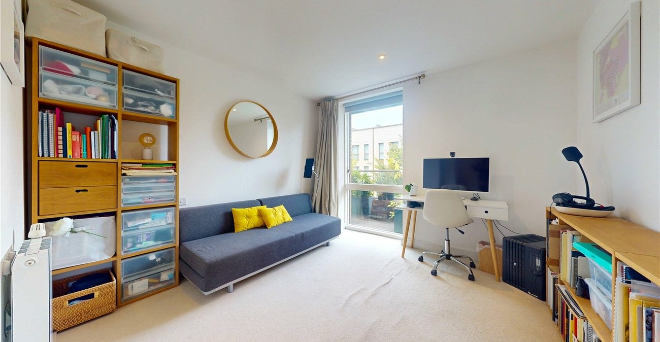 2 bedroom property for sale in London | Robinson Jackson