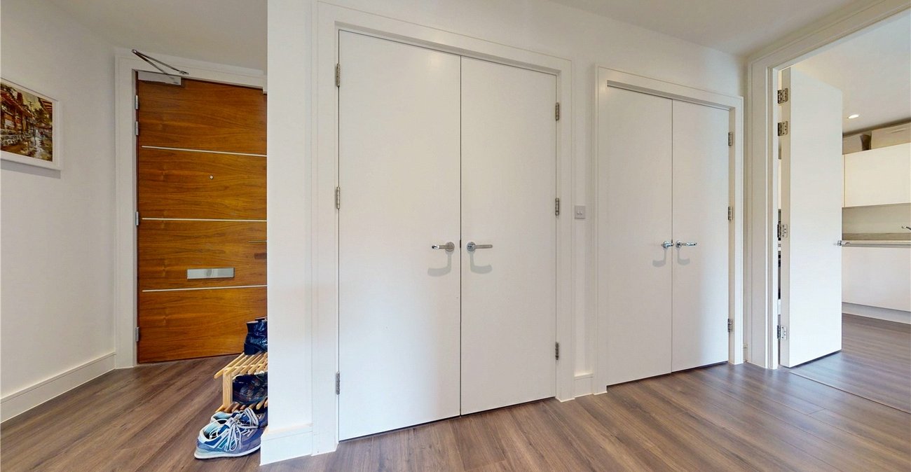 2 bedroom property for sale in London | Robinson Jackson