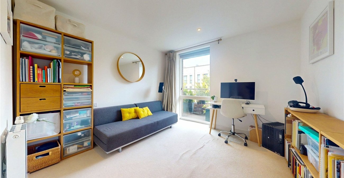2 bedroom property for sale in London | Robinson Jackson